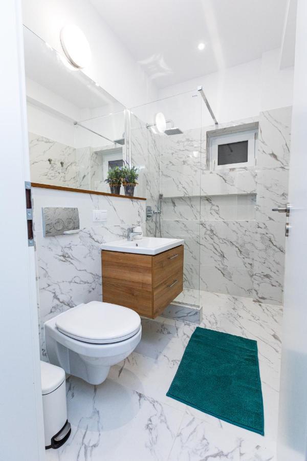 Colorful & Cozy Condo Cluj-Napoca Ngoại thất bức ảnh