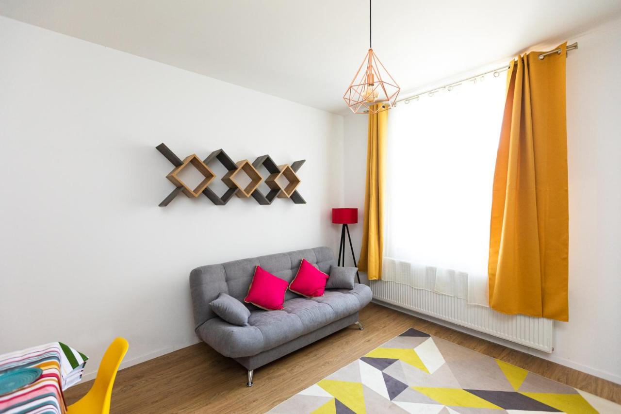Colorful & Cozy Condo Cluj-Napoca Ngoại thất bức ảnh