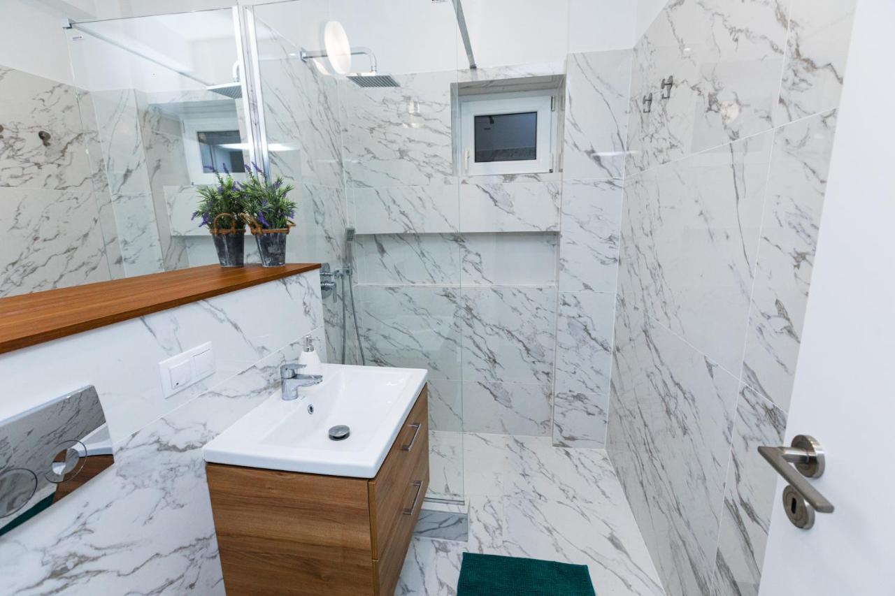 Colorful & Cozy Condo Cluj-Napoca Ngoại thất bức ảnh