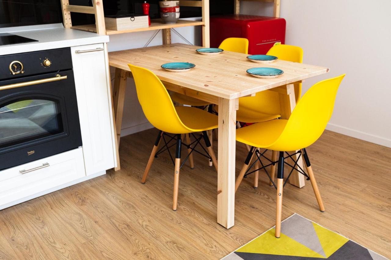 Colorful & Cozy Condo Cluj-Napoca Ngoại thất bức ảnh